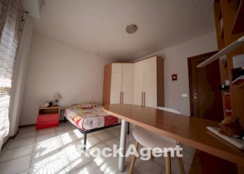 Camera da letto - Quadrilocale via Budapest, 10, Sassari - foto 15