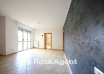 Cucina - Bilocale via Tortona, 84, Alessandria - foto 4