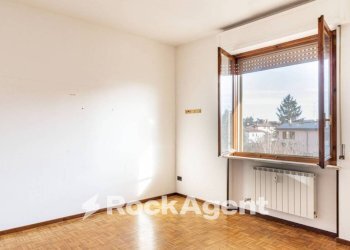 Camera da letto - Bilocale via Monte Baldo, 25, Vigevano - foto 14
