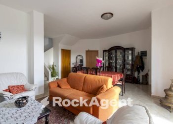 Salone - Villa via Roberto Niederer, Soveria Simeri - foto 3