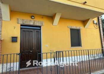 Facciata - Casa indipendente via Salvaiella, 7, Spoltore - foto 3