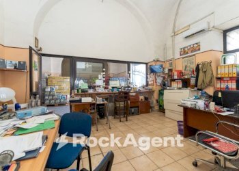 Interno non residenziale - Magazzino piazza Maravigna, 9, Catania - foto 5