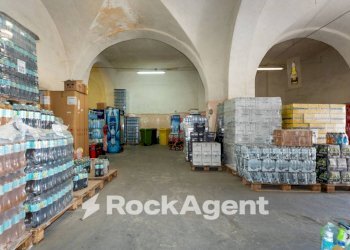 Magazzino - Magazzino piazza Maravigna, 9, Catania - foto 16