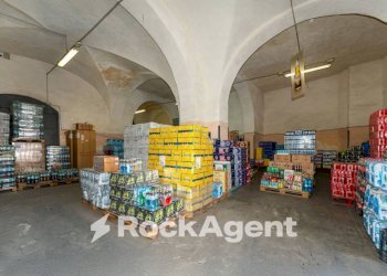 Magazzino - Magazzino piazza Maravigna, 9, Catania - foto 19