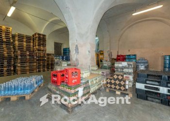 Interno non residenziale - Magazzino piazza Maravigna, 9, Catania - foto 20