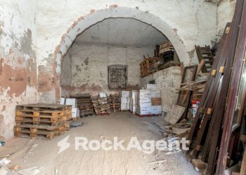 Magazzino - Magazzino piazza Maravigna, 9, Catania - foto 30