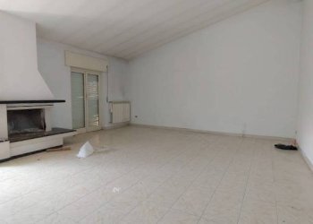 Cucina - Trilocale via Flaminia, 124, Rignano Flaminio - foto 1