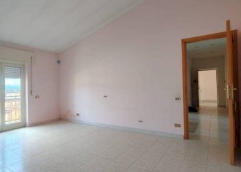 Camera da letto - Trilocale via Flaminia, 124, Rignano Flaminio - foto 21