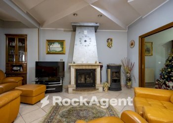 Salone - Villa contrada Roccani, 59, Simeri Crichi - foto 3