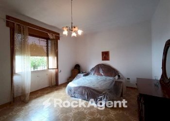 Camera da letto - Villa via Marcinelle ang. L. Da Vinci, Salice Salentino - foto 15