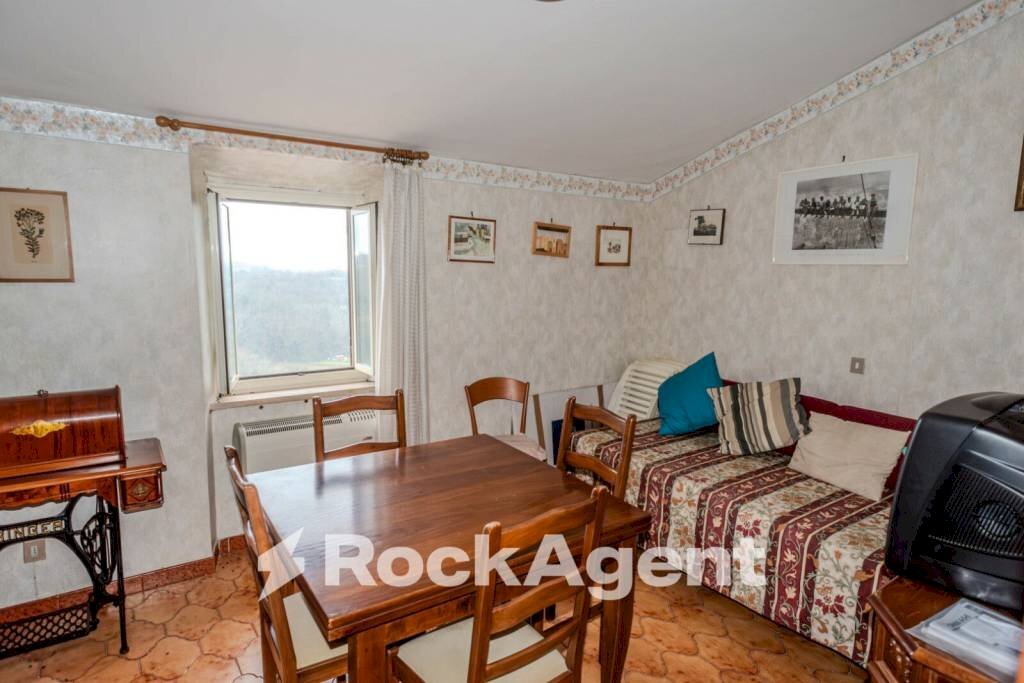 Salone - Two-room apartment via Monaldesca, 28, Onano - photo 2