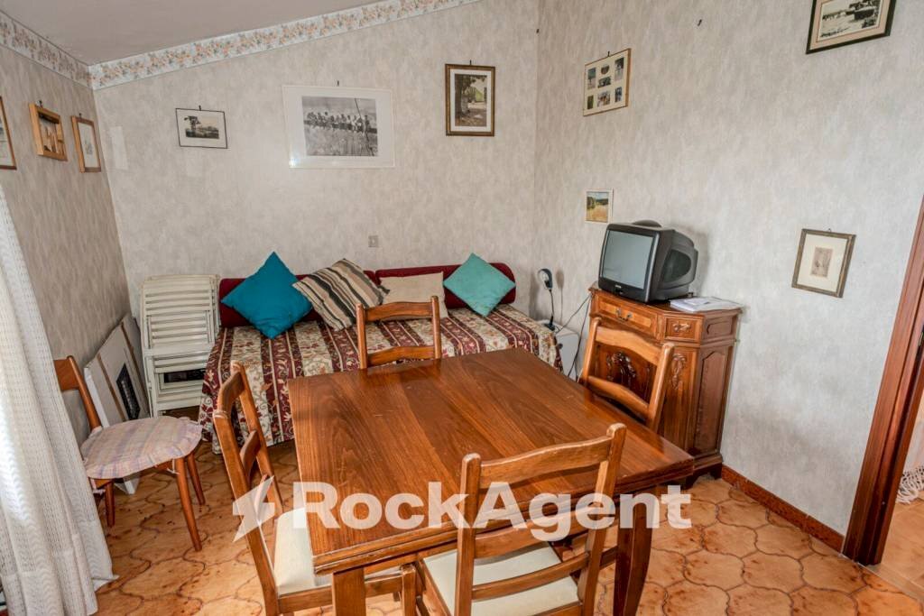 Salone - Two-room apartment via Monaldesca, 28, Onano - photo 3