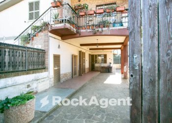 Cortile interno - Villa via Palermo, 8, Fiano Romano - foto 21