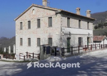 Facciata - Rustico Frazione Costa, 123, Arcevia - foto 4