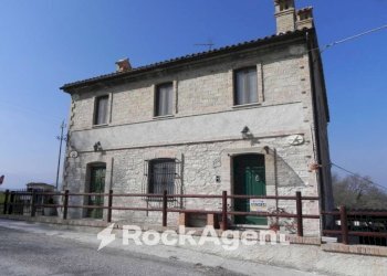 Facciata - Rustico Frazione Costa, 123, Arcevia - foto 5