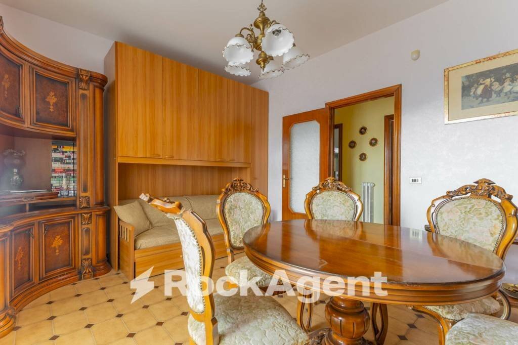 Salone - Three-room apartment vico II le Mattine, Bitonto - photo 2