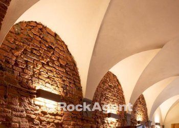 Interno palazzo - Restaurant piazza Francesco Carrara, 16, Pisa (neighborhood Santa Maria) - photo 9