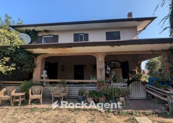 Facciata - Villa strada del Pantanello, 644, Latina - foto 3