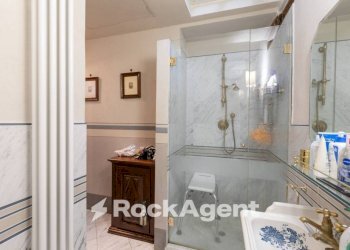 Bagno - Apartment via Santa Marta, 57, Pisa - photo 23