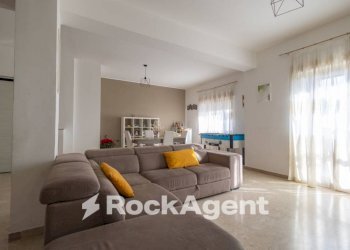 Salone - Appartamento viale Vincenzo de Filippis, 61, Catanzaro - foto 1