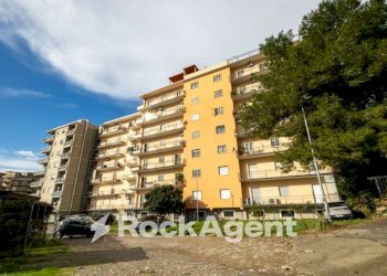 Facciata - Appartamento viale Vincenzo de Filippis, 61, Catanzaro - foto 2