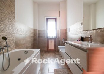 Bagno - Appartamento viale Vincenzo de Filippis, 61, Catanzaro - foto 34