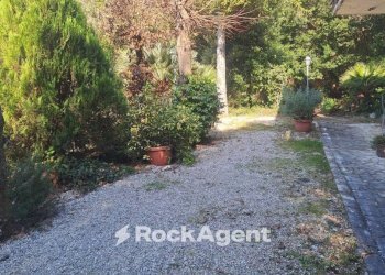 Giardino - Villa via Pineta, 12, Poggio Catino - foto 4