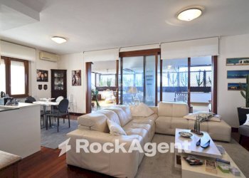 Salone - Attico via Gerolamo Frescobaldi, 8, Latina - foto 5