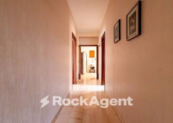 Corridoio - Appartamento via Eugenio de Riso, 77, Catanzaro - foto 10