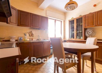 Cucina - Appartamento via Eugenio de Riso, 77, Catanzaro - foto 27