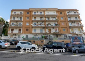 Facciata - Three-room apartment via Vittorio Emanuele da Bormida, 45, Catania - photo 36