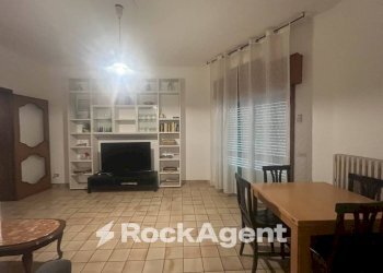 Salone - Appartamento via Casale Cerrate, 24, Lecce - foto 1