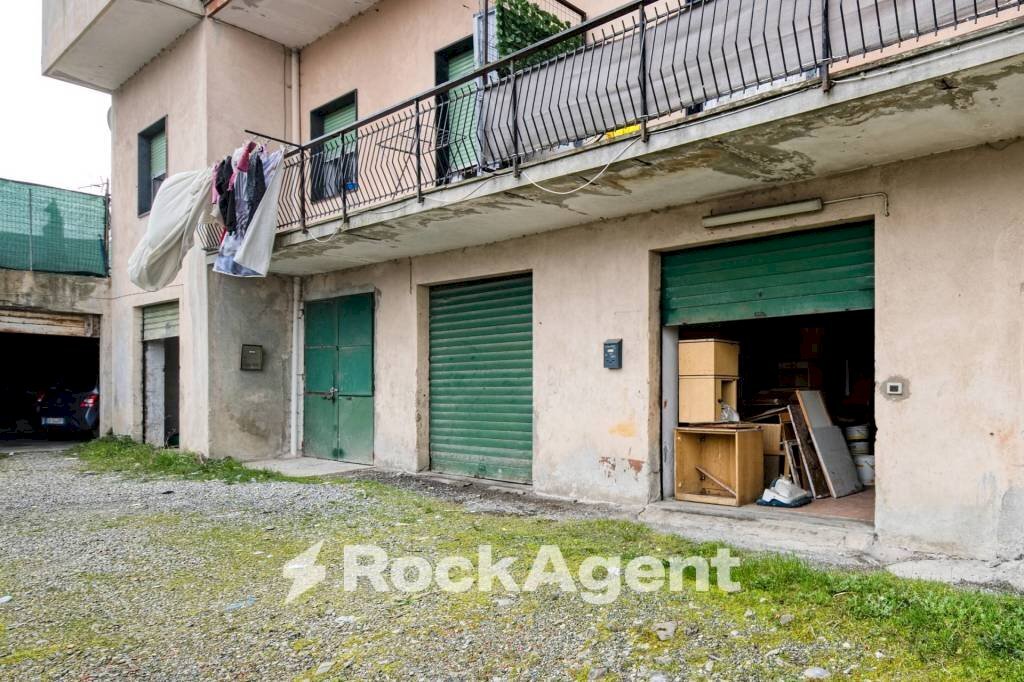 Facciata - Warehouse via Isorelle, Savignone - photo 2