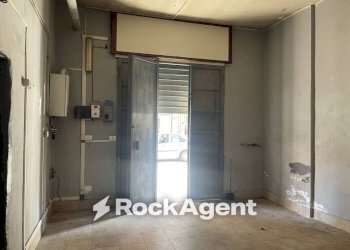 Magazzino - Shop via Cavalieri di Vittorio Veneto, 36, Arzano - photo 3