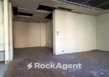 Interno non residenziale - Altro via Vittorio Veneto, 15, Robbio - foto 10