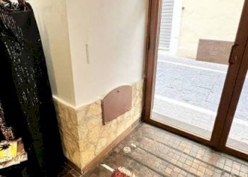 Interno palazzo - Shop via Sant'Angelo, 7, Foggia - photo 4