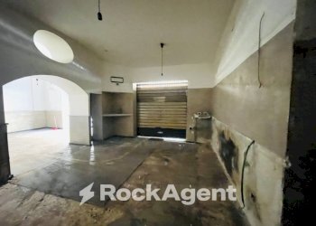 Interno non residenziale - Negozio via Angelo Volpicelli, 30/32, Arzano - foto 7