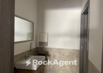 Bagno - Negozio via Angelo Volpicelli, 30/32, Arzano - foto 15