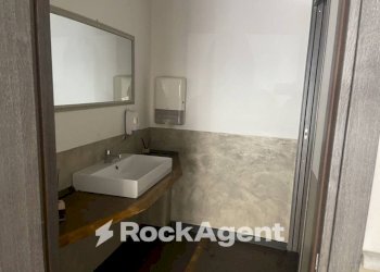 Bagno - Negozio via Angelo Volpicelli, 30/32, Arzano - foto 19