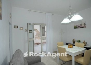 Salone - Bilocale via degli Agrumi, 10, Catania - foto 11