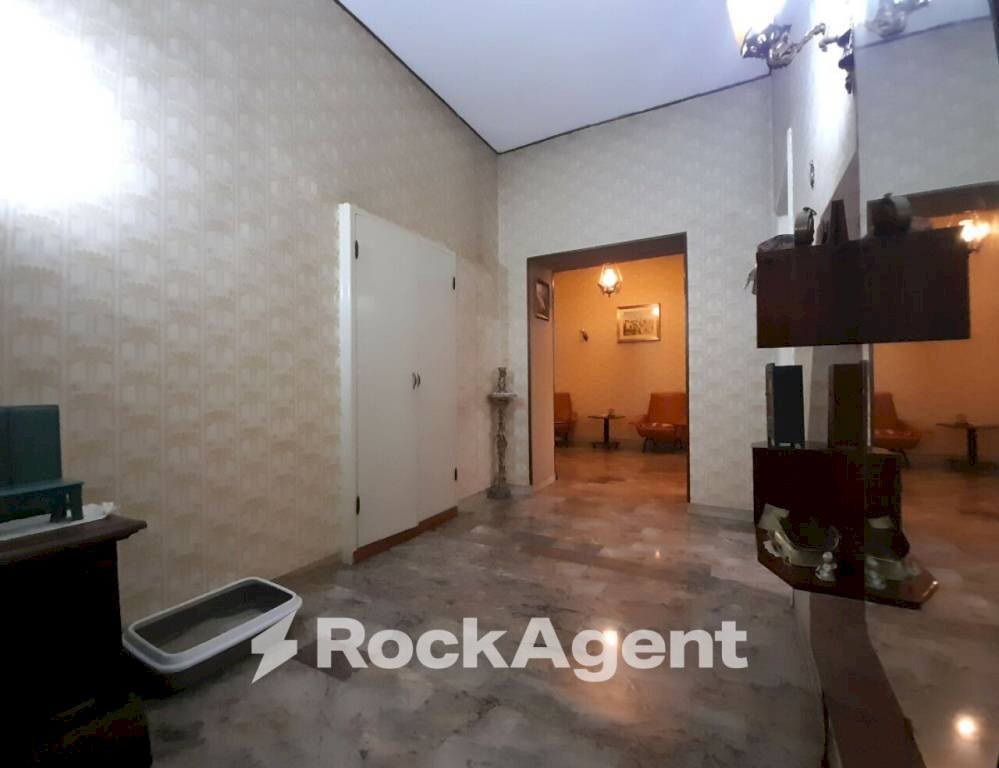 Ingresso - Three-room apartment via Roma, 35, Acquapendente - photo 1
