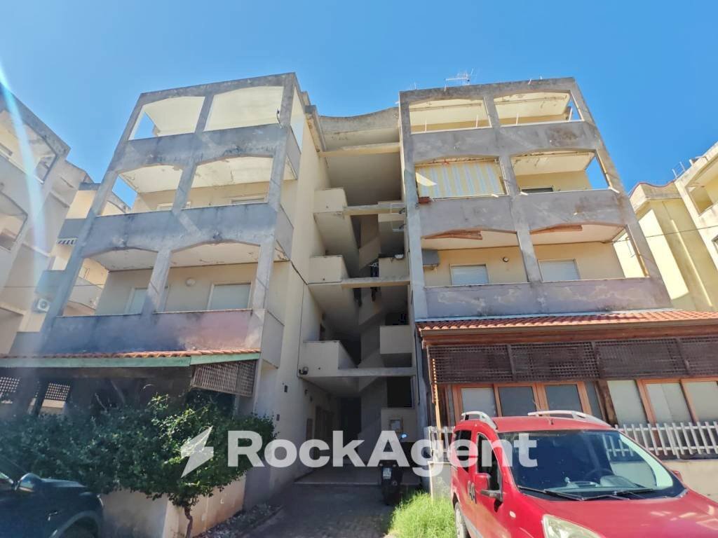 Facciata - Ufficio contrada Colamaio, Pizzo - foto 2