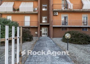 Facciata - Three-room apartment via Alessandrini, 6, Mede - photo 32