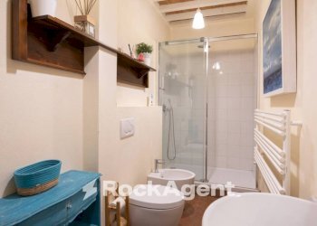 Bagno - Four-room apartment piazza dei Grilletti, 2, Pisa (neighborhood Sant'Antonio) - photo 16