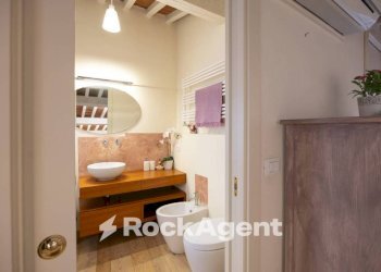 Bagno - Four-room apartment piazza dei Grilletti, 2, Pisa (neighborhood Sant'Antonio) - photo 26