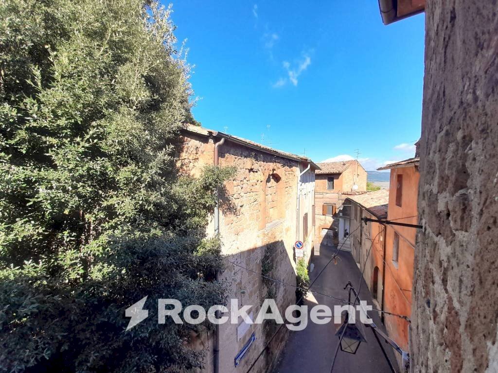 Vista - Four-room apartment via Santa Maria Maddalena 16 acquapendente, Acquapendente - photo 1