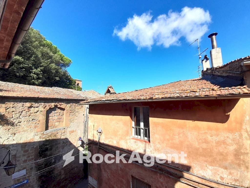 Vista - Four-room apartment via Santa Maria Maddalena 16 acquapendente, Acquapendente - photo 2