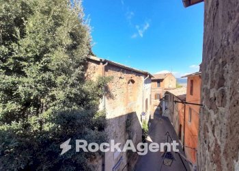 Vista - Four-room apartment via Santa Maria Maddalena 16 acquapendente, Acquapendente - photo 1