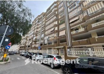 Facciata - Three-room apartment via Francesco Eugenio Silvestri, 13, Bari - photo 2