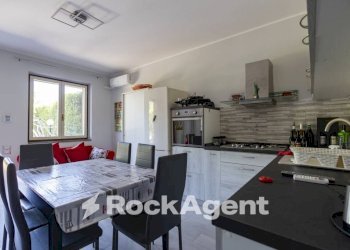 Cucina - Three-room apartment via Giosuè Carducci, 51, Montepaone - photo 4
